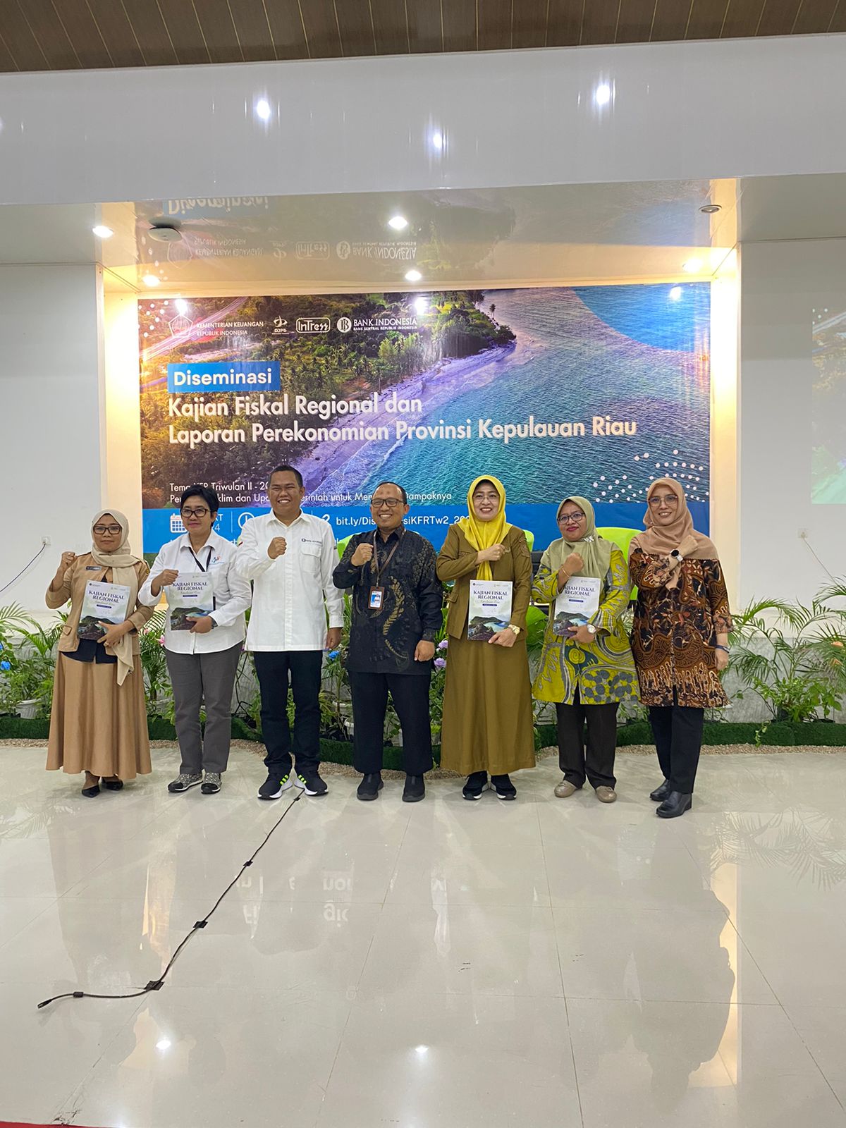 Kepala Badan Perencanaan, Penelitian, dan Pengembangan Provinsi Kepulauan Riau  menjadi Narasumber dalam Kegiatan Diseminasi Kajian Fiskal Regional Provinsi Kepulauan Riau Triwulan II 2024 dengan tema “Perubahan Iklim dan Upaya Pemerintah untuk Memitigasi