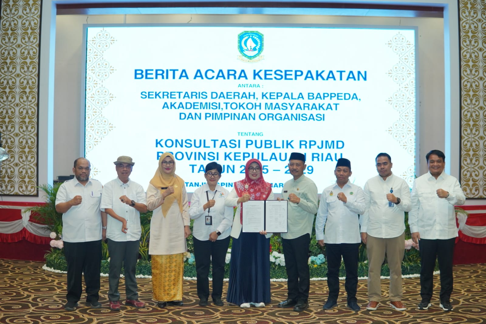 Kegiatan Konsultasi Publik Rancangan Awal Rencana Pembangunan Jangka Menengah Daerah (RPJMD) Provinsi Kepulauan Riau 2025-2029 secara resmi dibuka oleh Sekretaris Daerah Provinsi Kepri